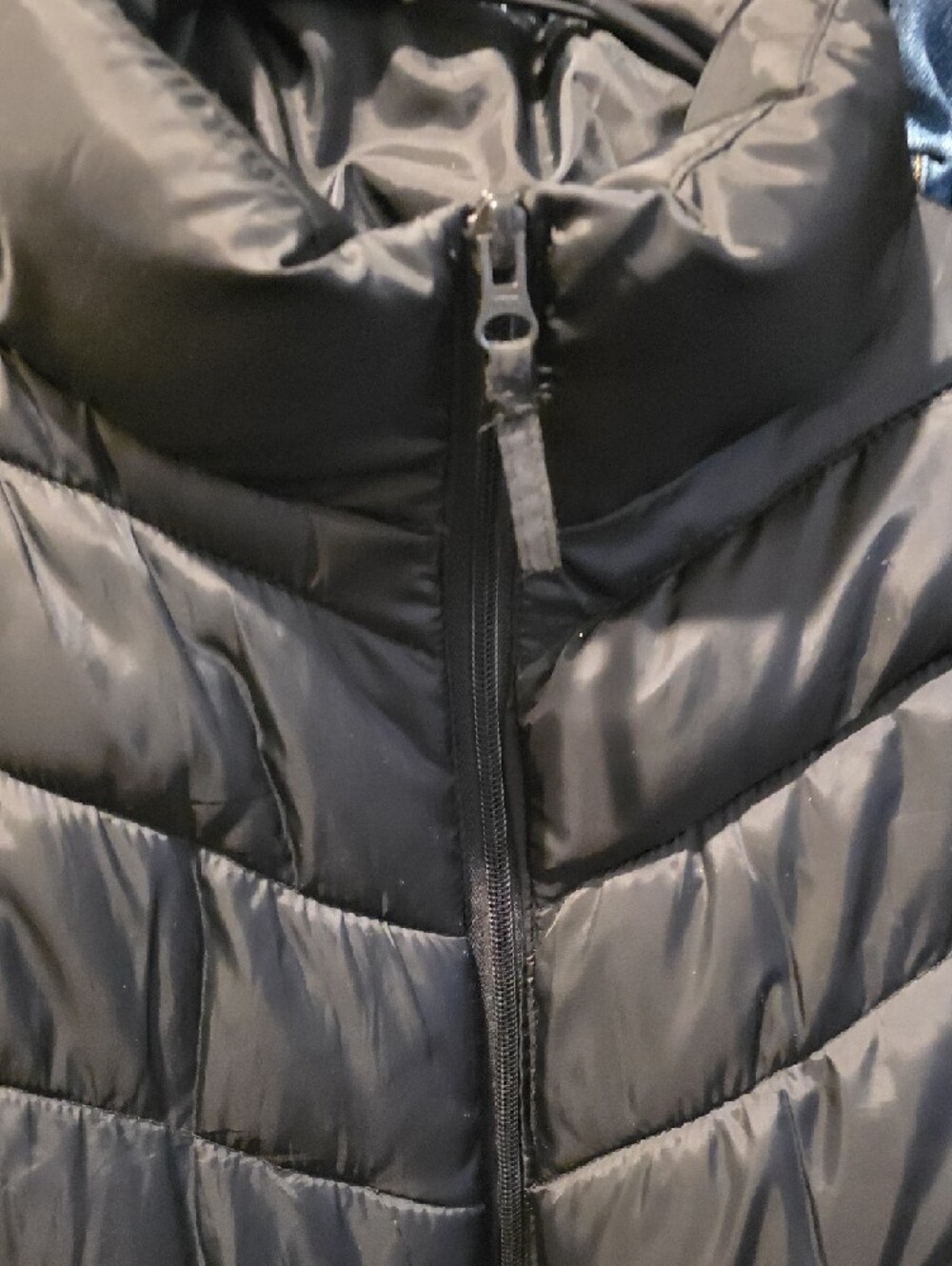 SO Black Quilted Packable Puffer Vest - Picture 8 of 8